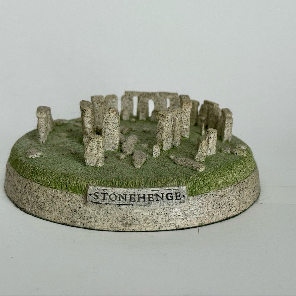 Stonehenge Figurine– Add a Touch of Ancient History to Your Space